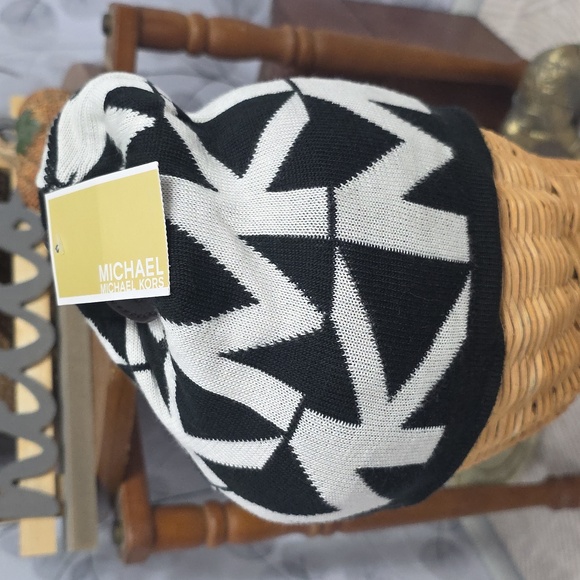Michael Kors Black & White Logo Knit Beanie - Picture 10 of 12